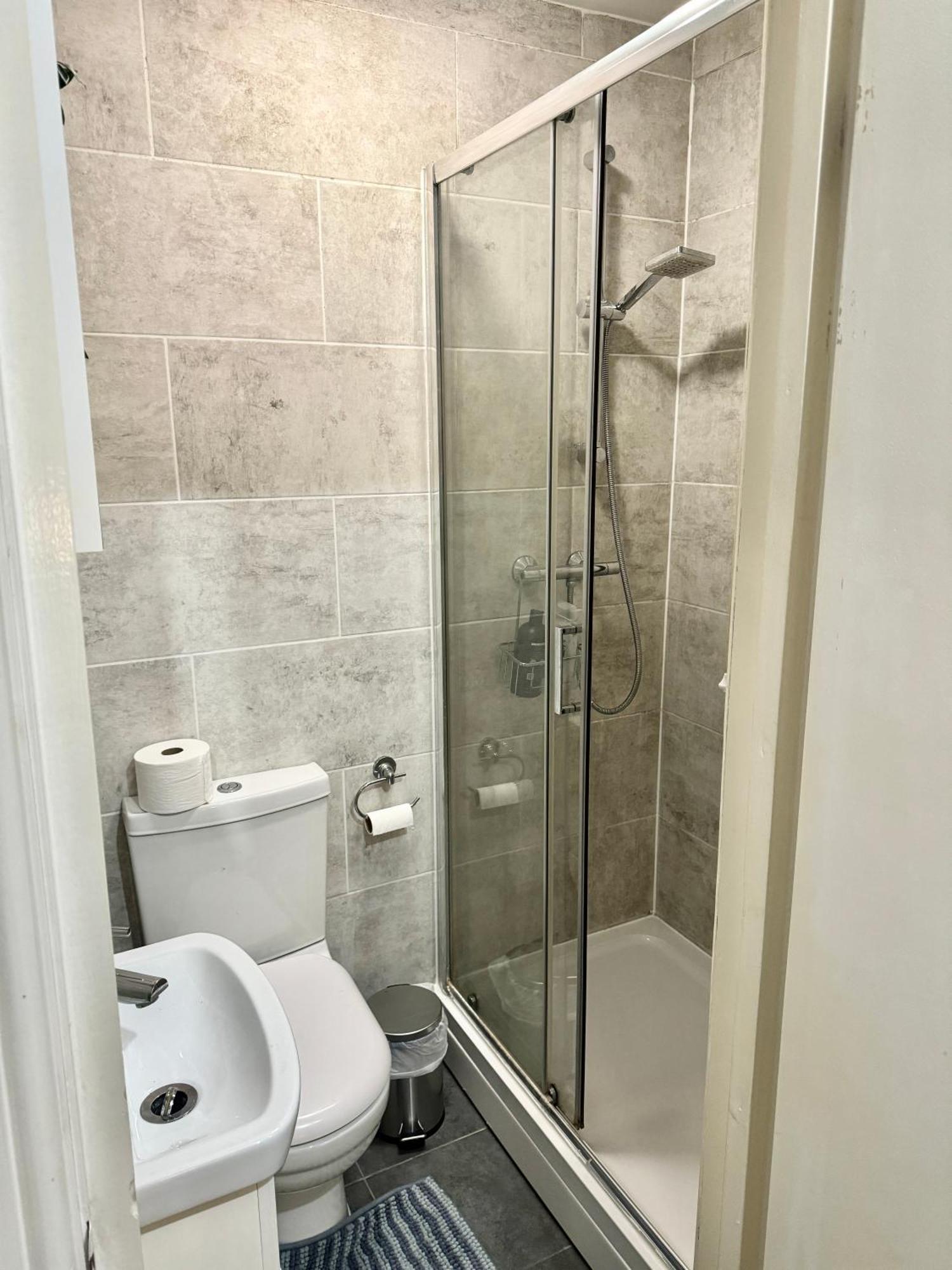 Homestay Modern En-suite By Finsbury Park Station 8 Mins To King's Cross By Tube