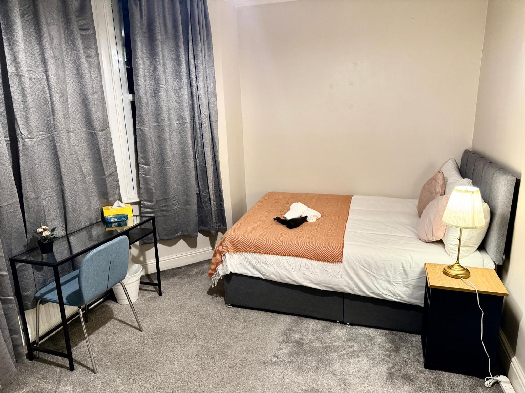 Modern En-suite By Finsbury Park Station 8 Mins To King's Cross By Tube Homestay *