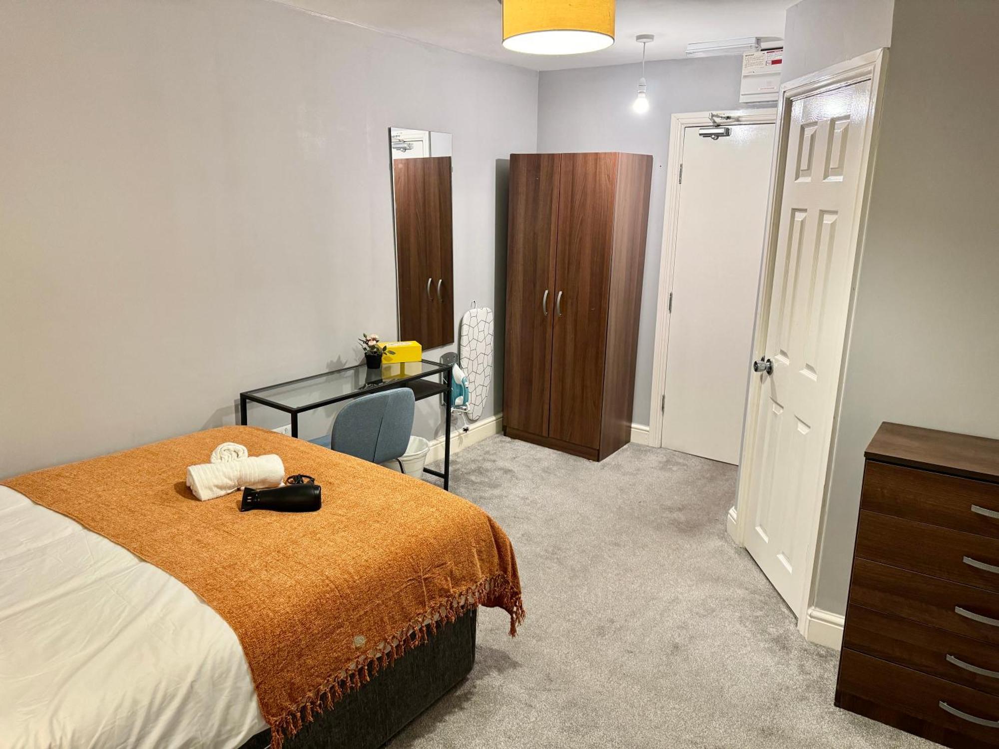 Modern En-suite By Finsbury Park Station 8 Mins To King's Cross By Tube London