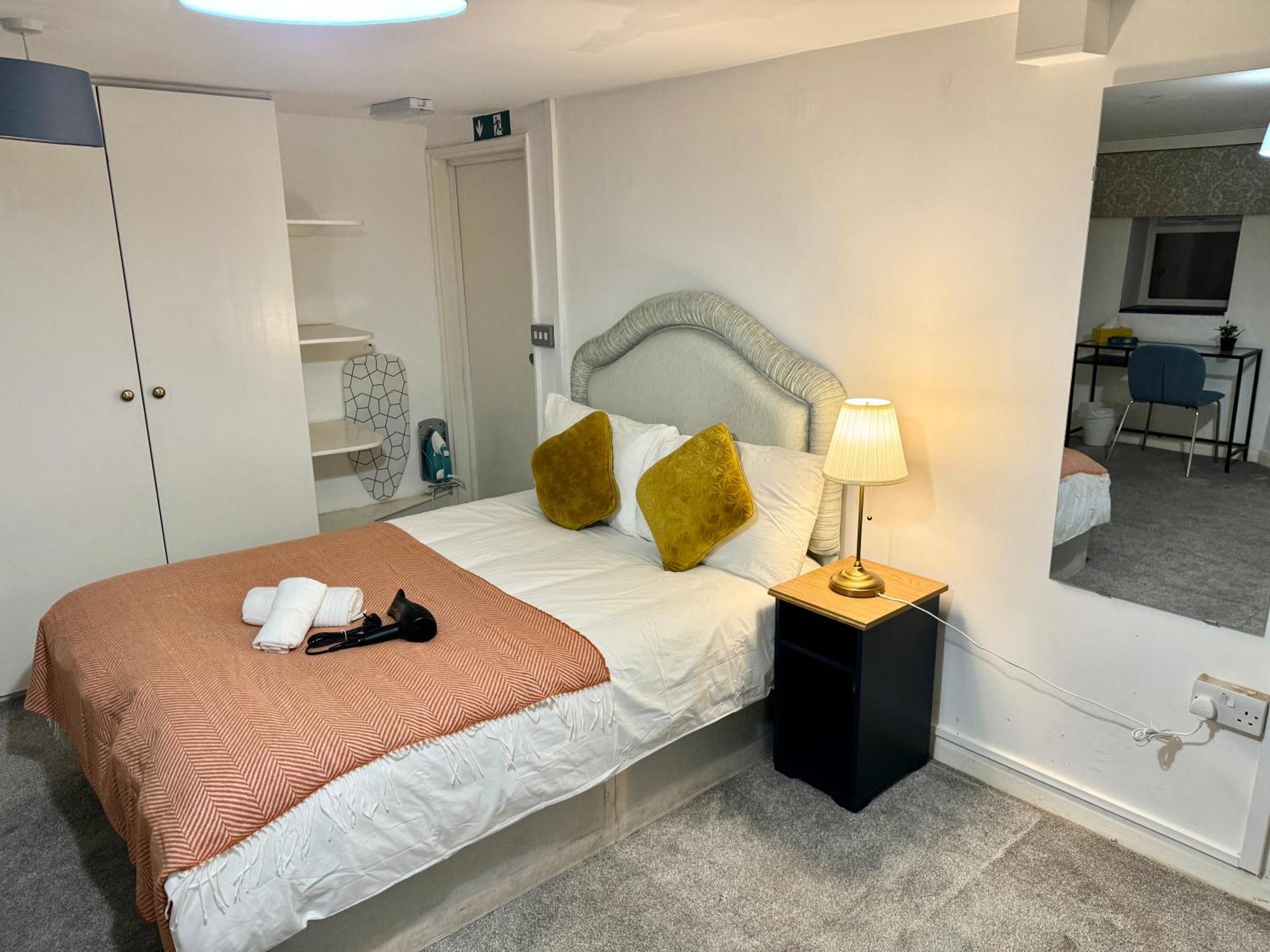 Modern En-suite By Finsbury Park Station 8 Mins To King's Cross By Tube * London