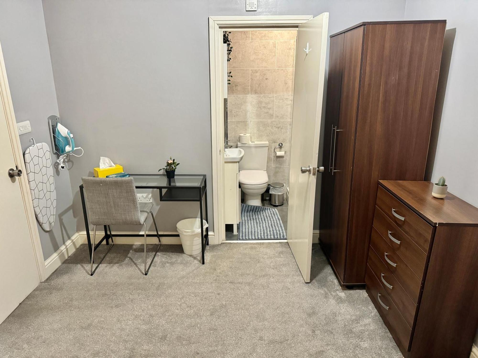 Modern En-suite By Finsbury Park Station 8 Mins To King's Cross By Tube Homestay *