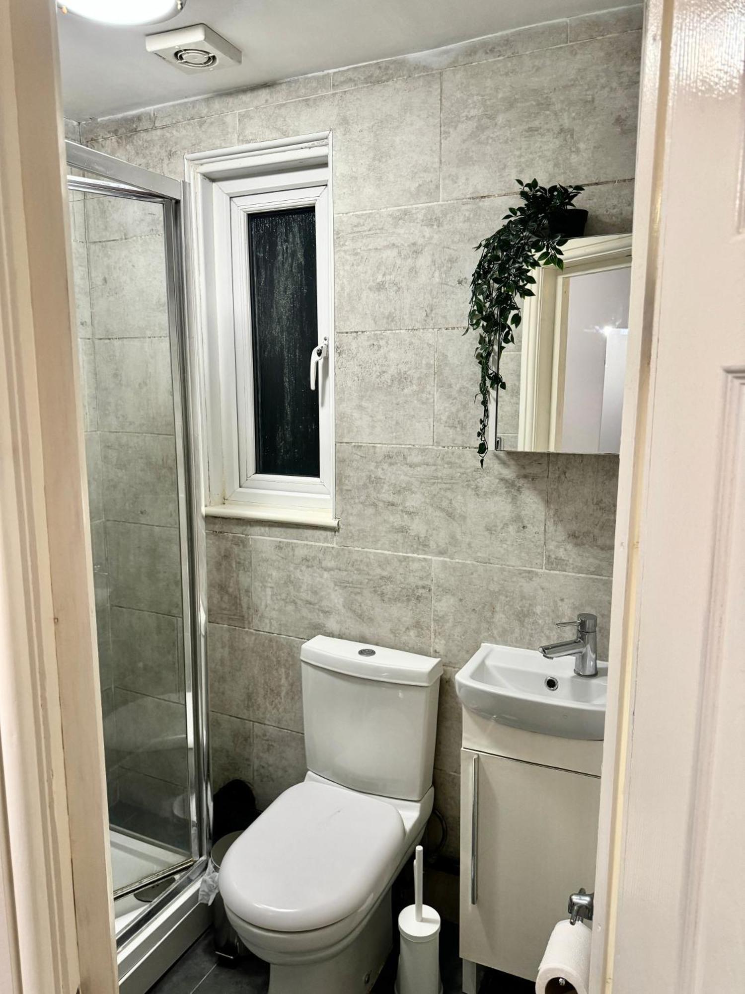 Modern En-suite By Finsbury Park Station 8 Mins To King's Cross By Tube *