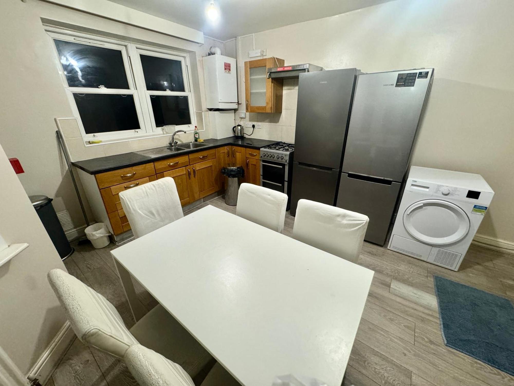 Modern En-suite By Finsbury Park Station 8 Mins To King's Cross By Tube